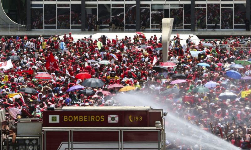 cerimonia_de_posse_luiz_inacio_lula_da_silva0101233203