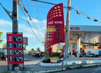Gasolina sobe R$ 0,30 da noite para o dia e revolta motoristas em Manaus